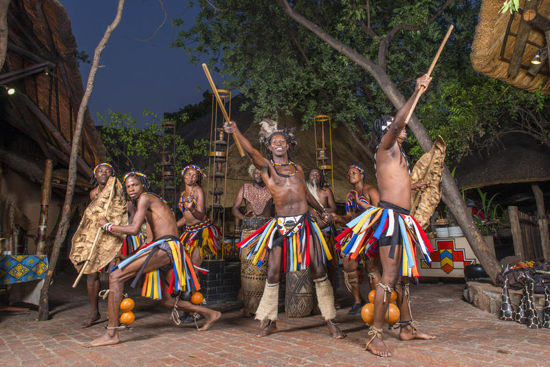 victoria Falls Safari Lodge boma dinner entertainement