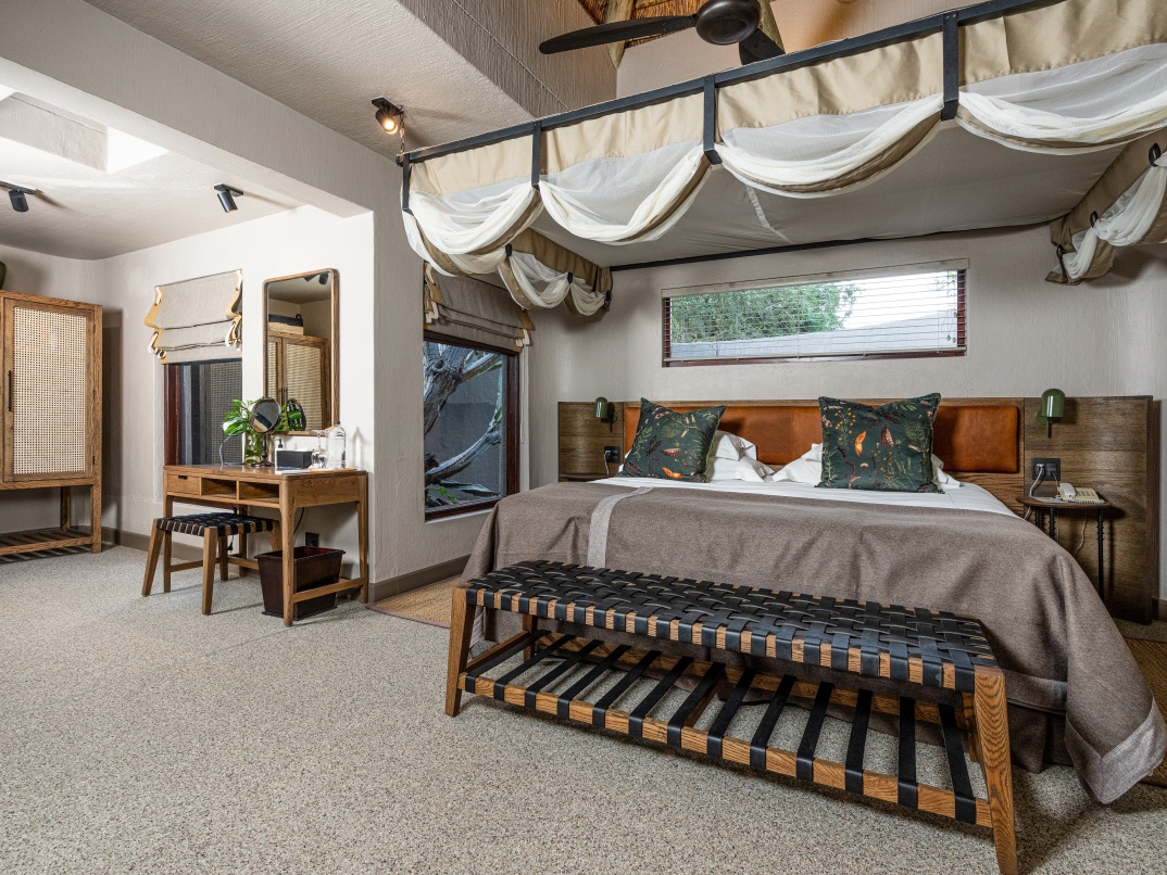 Sabi Sabi Bish Lodge Luxury Suite interior