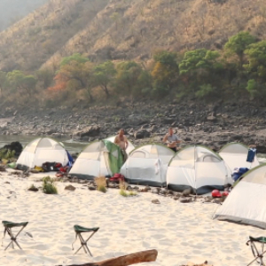 overnight-camp Overnight camp on a Zambezi rafting adventure