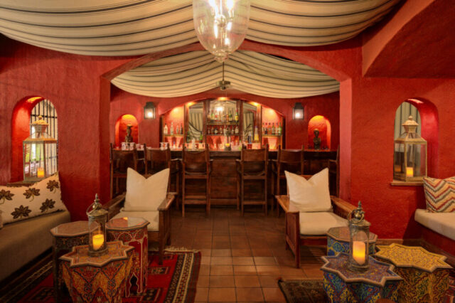 Chobe-Game-Lodge-bar