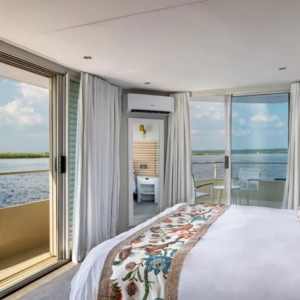 Zambezi-Queen-Luxury-Suite